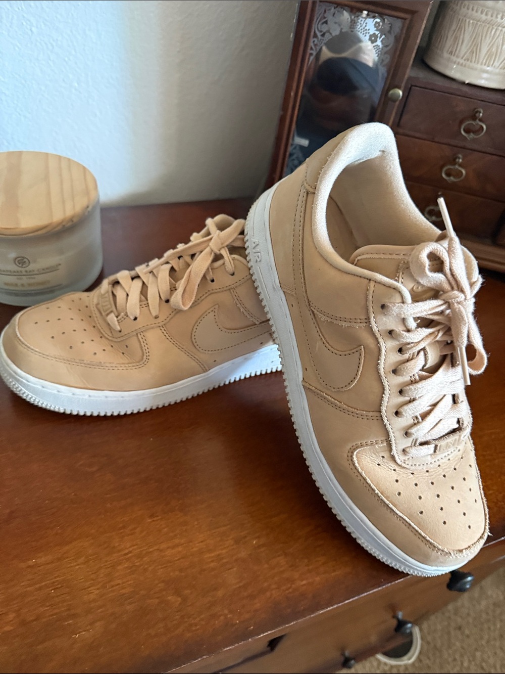 Nike Low-Top Sneakers in Beige little wear
